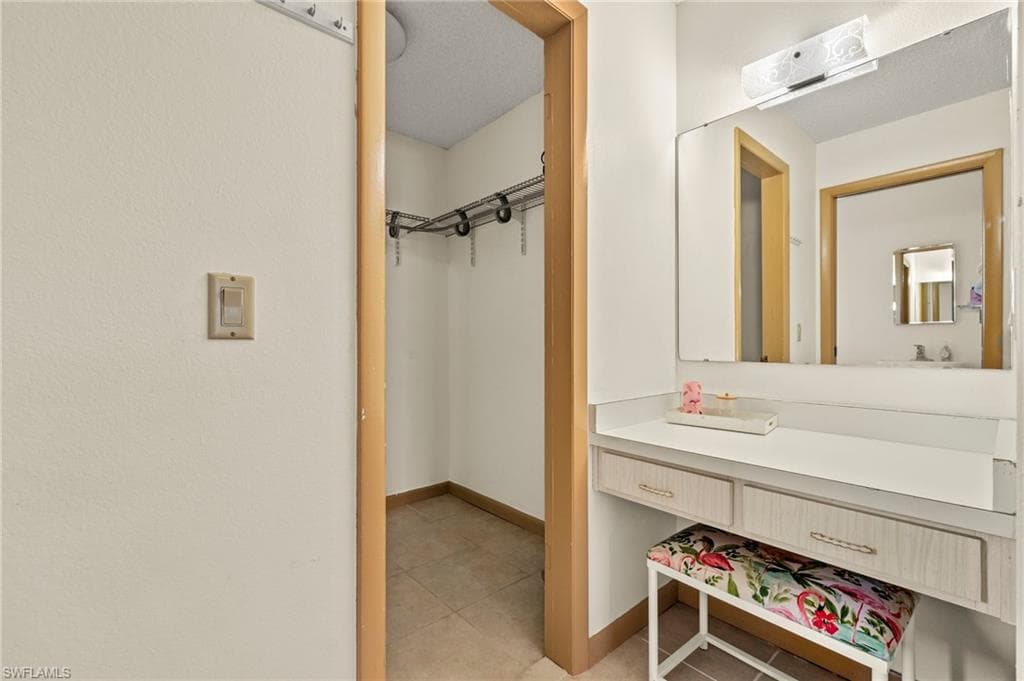4380 Saint Clair AVE W-15