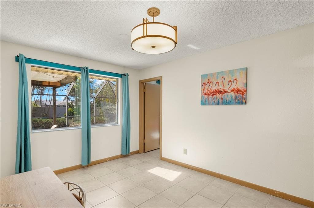 4380 Saint Clair AVE W-11