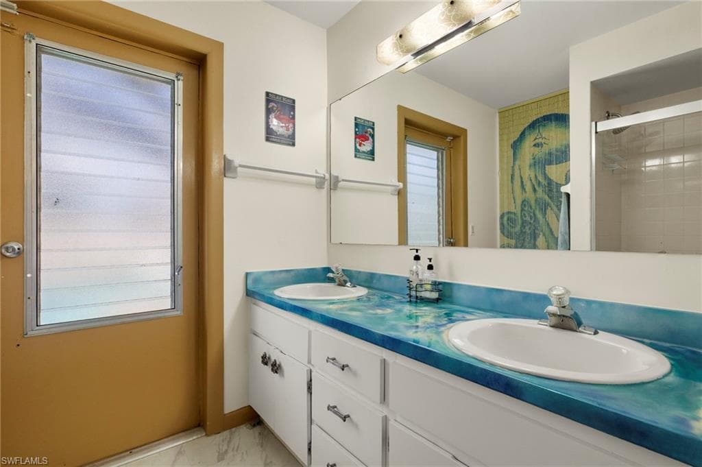 4380 Saint Clair AVE W-19