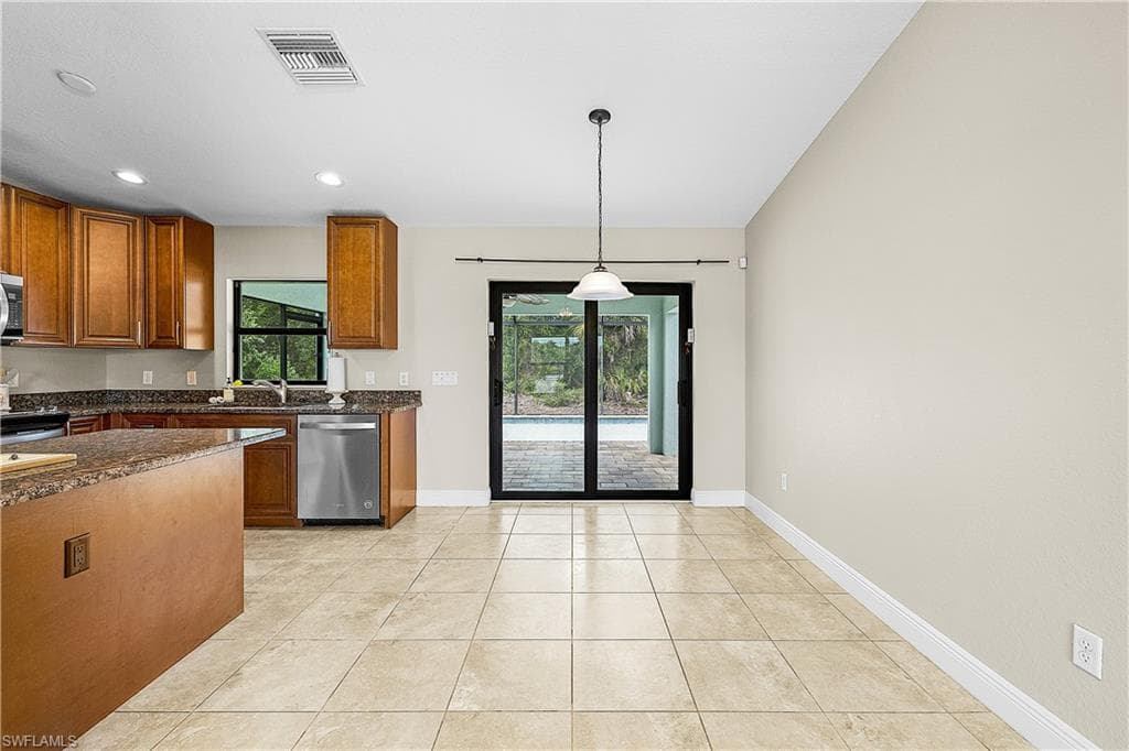11463 Oakland DR-10