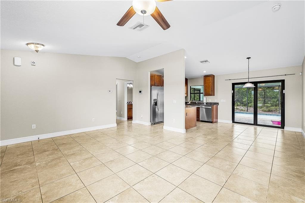 11463 Oakland DR-8