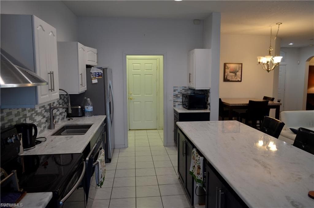 1702 Emerald Cove DR-3
