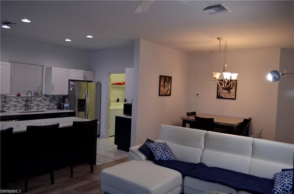 1702 Emerald Cove DR-8