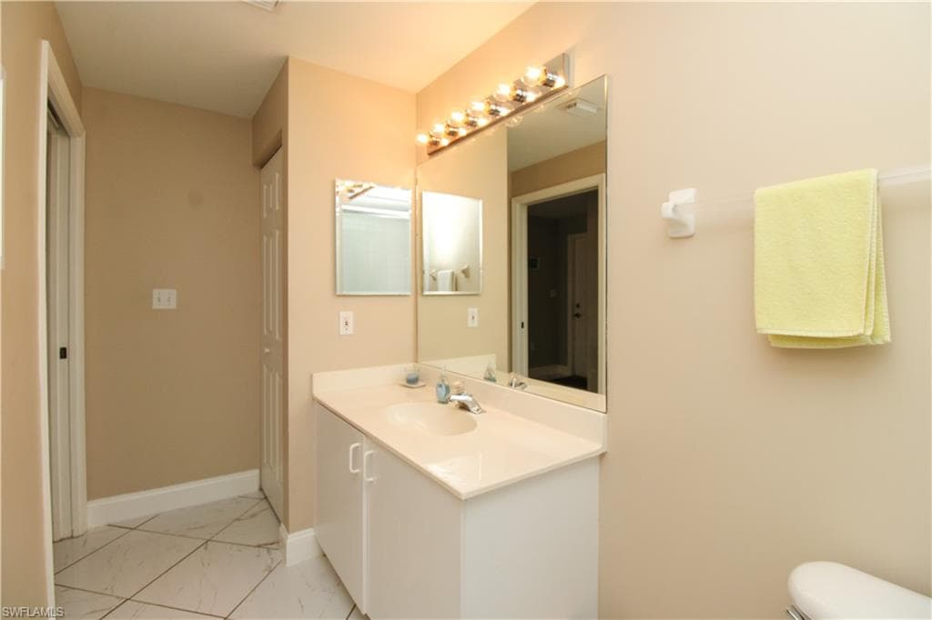 519 Roma CT 3-305-22