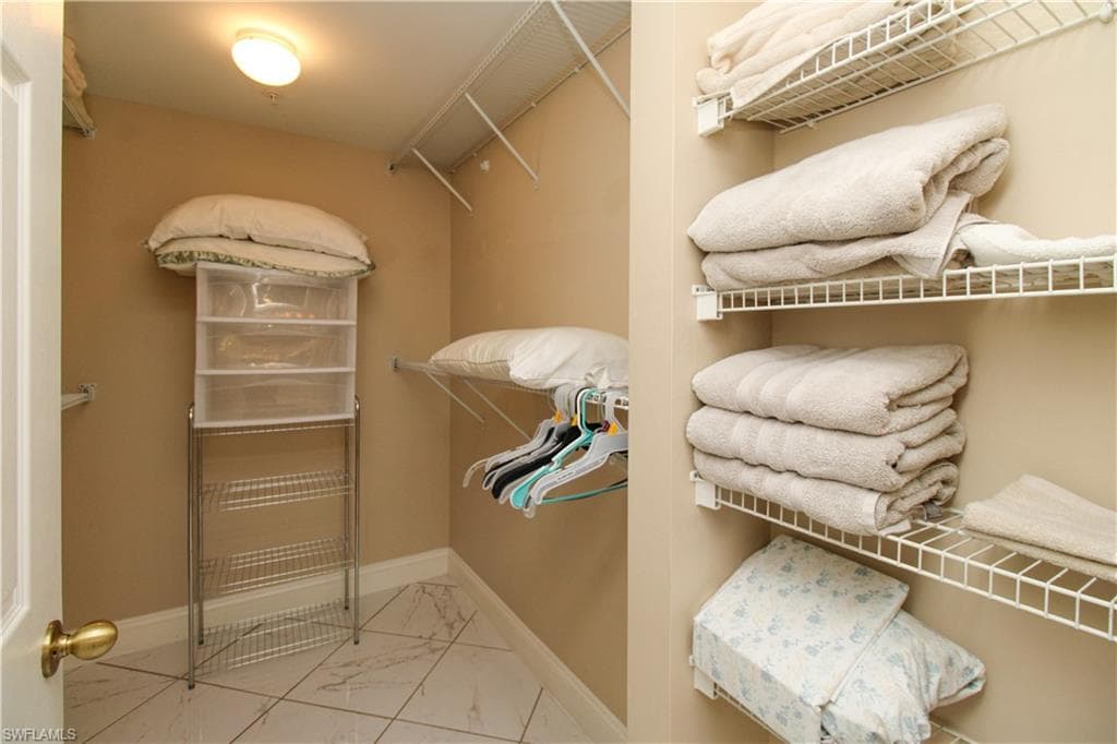 519 Roma CT 3-305-38