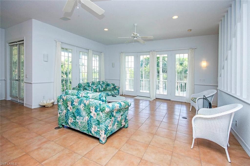 580 Sea Oats DR-17