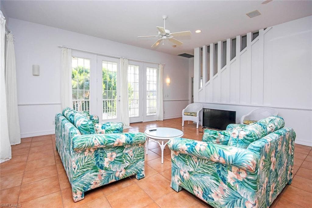 580 Sea Oats DR-16