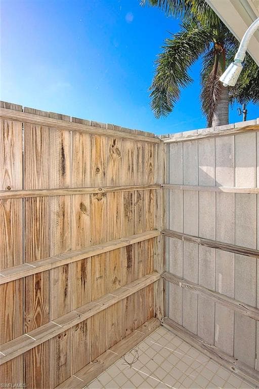 580 Sea Oats DR-22