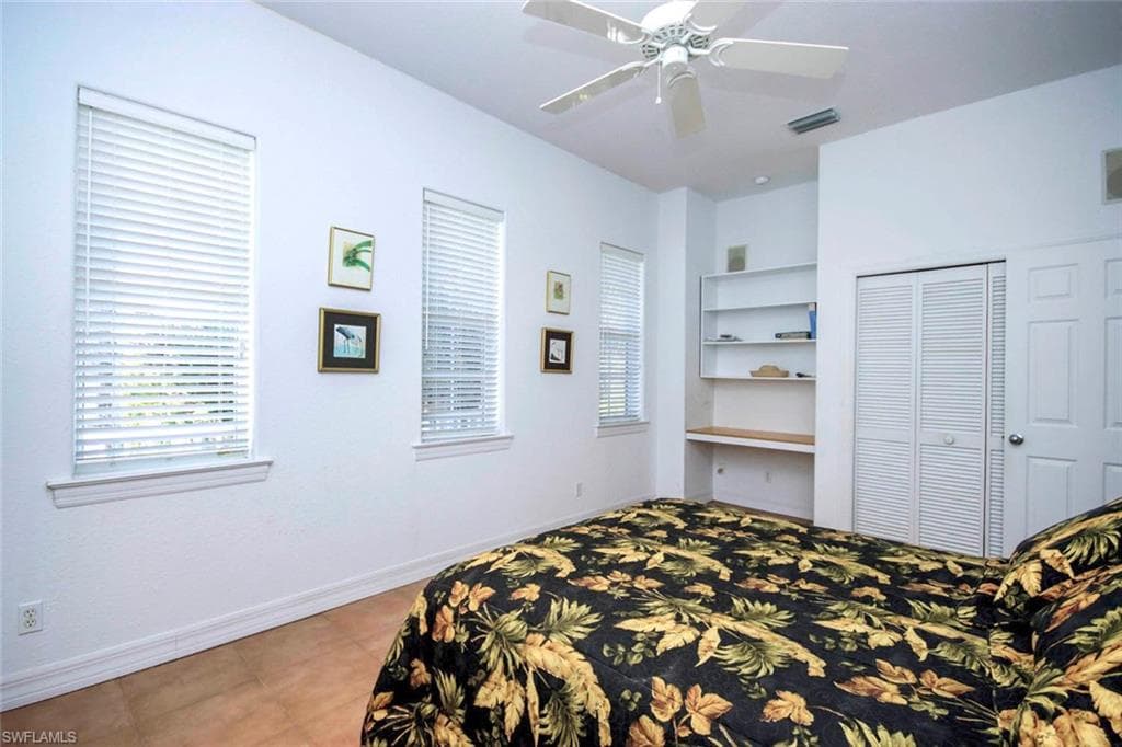 580 Sea Oats DR-24