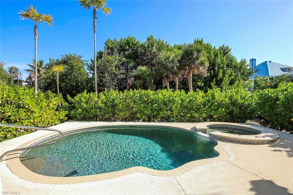 580 Sea Oats DR-38