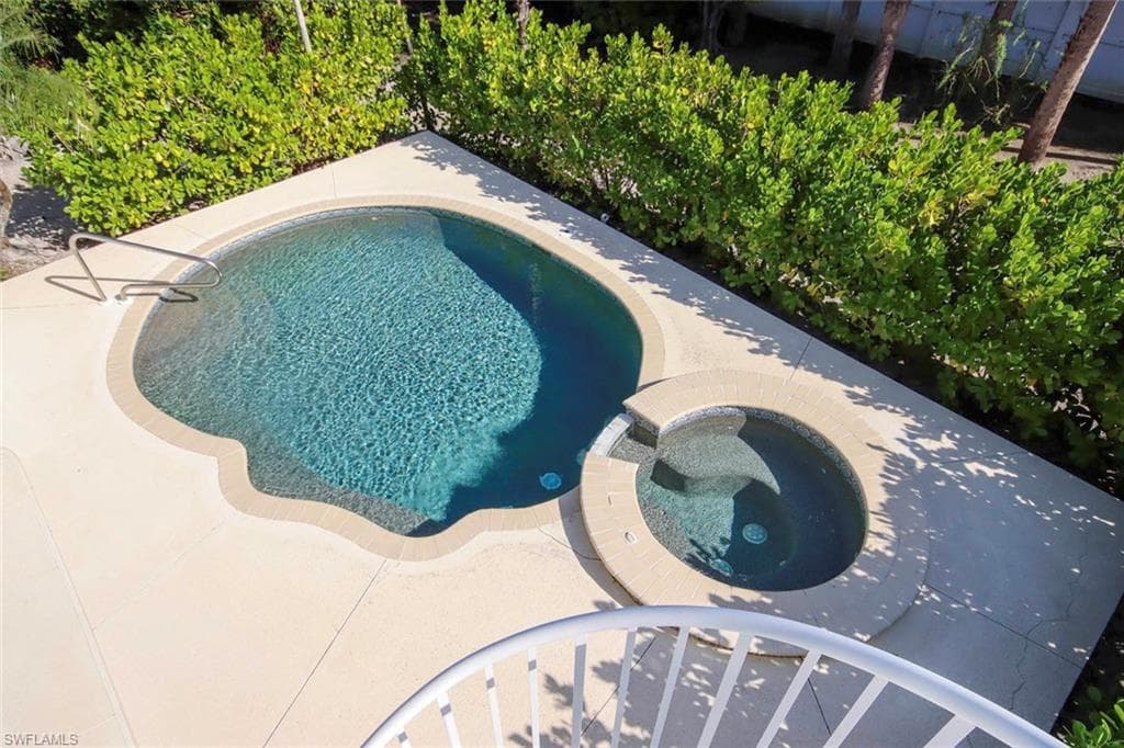 580 Sea Oats DR-37