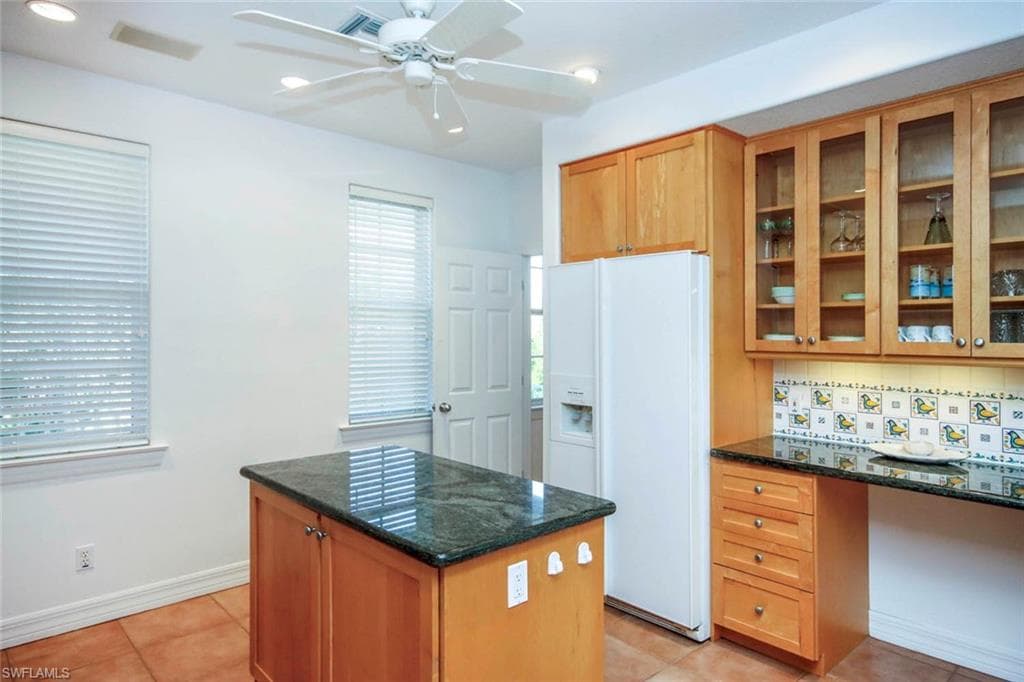 580 Sea Oats DR-11