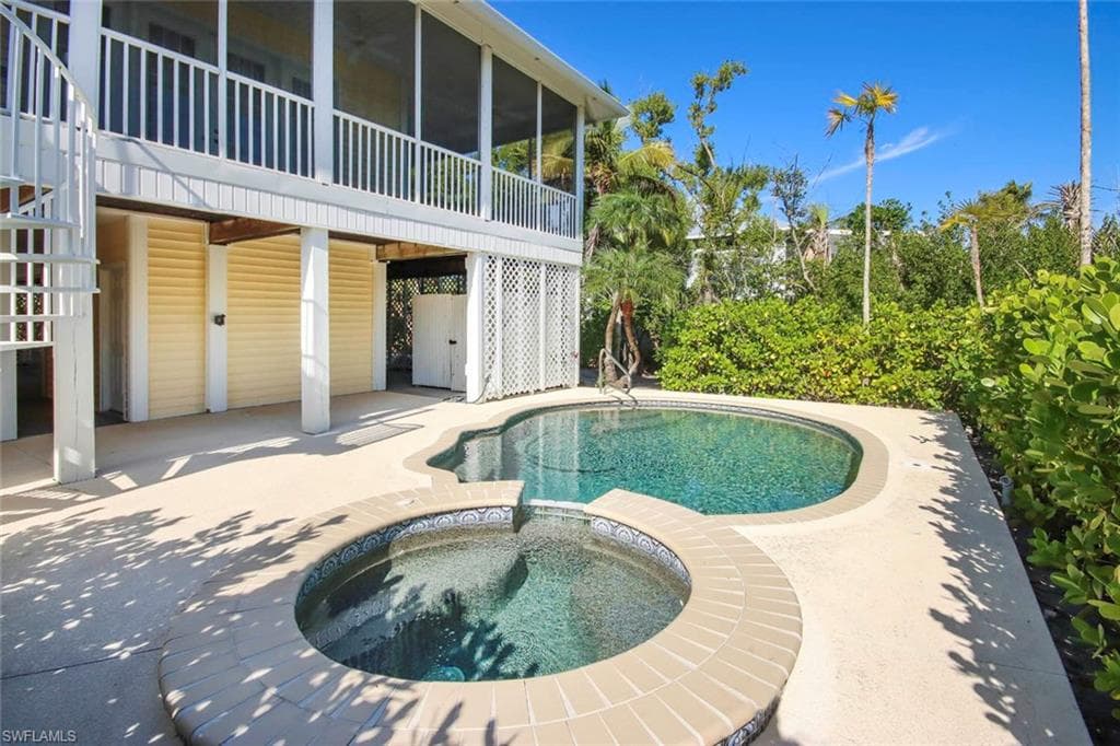 580 Sea Oats DR-39