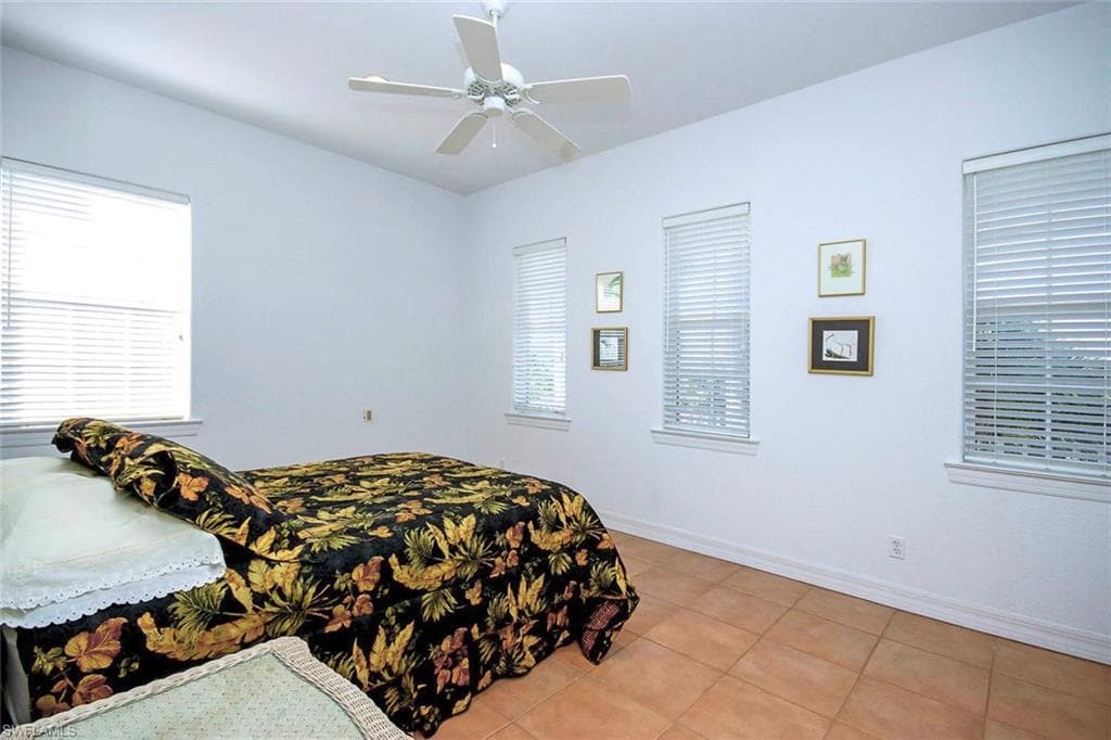 580 Sea Oats DR-25