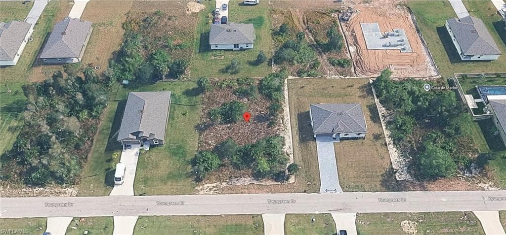 847 Youngreen DR-2