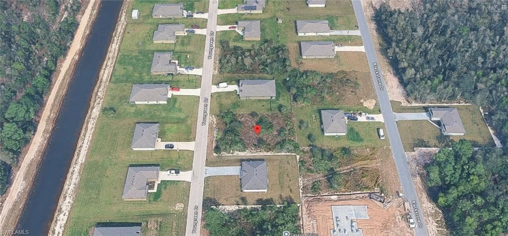 847 Youngreen DR-8