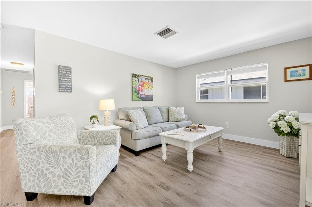 245 Mango ST-16