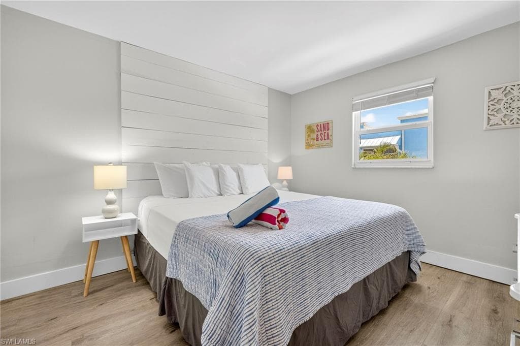 245 Mango ST-12