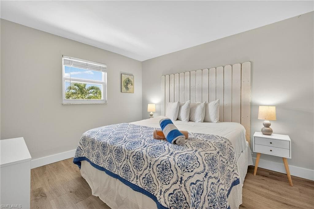 245 Mango ST-20