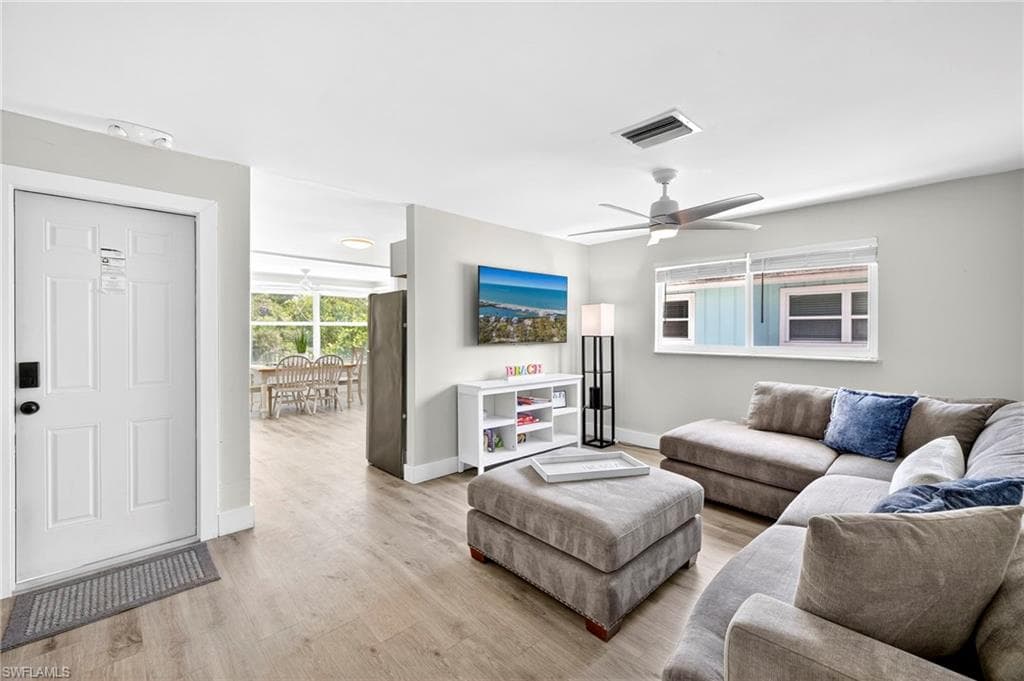 245 Mango ST-8