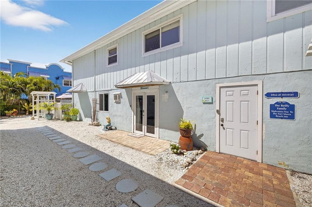 245 Mango ST-25