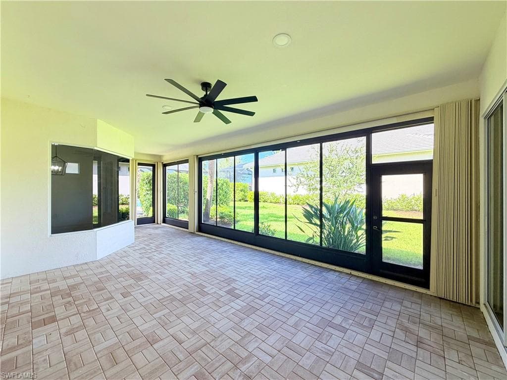 11001 Sea Tropic LN-17