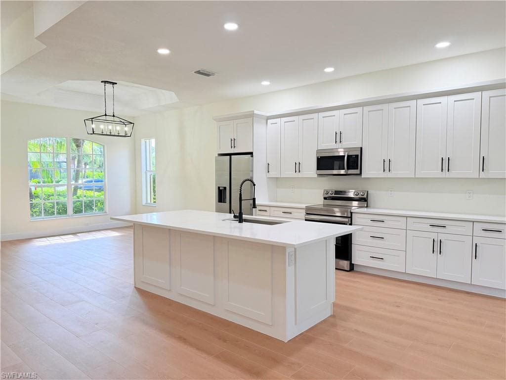 11001 Sea Tropic LN-5