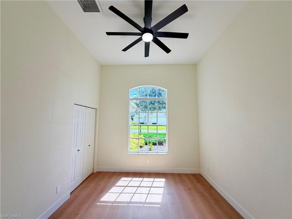 11001 Sea Tropic LN-10