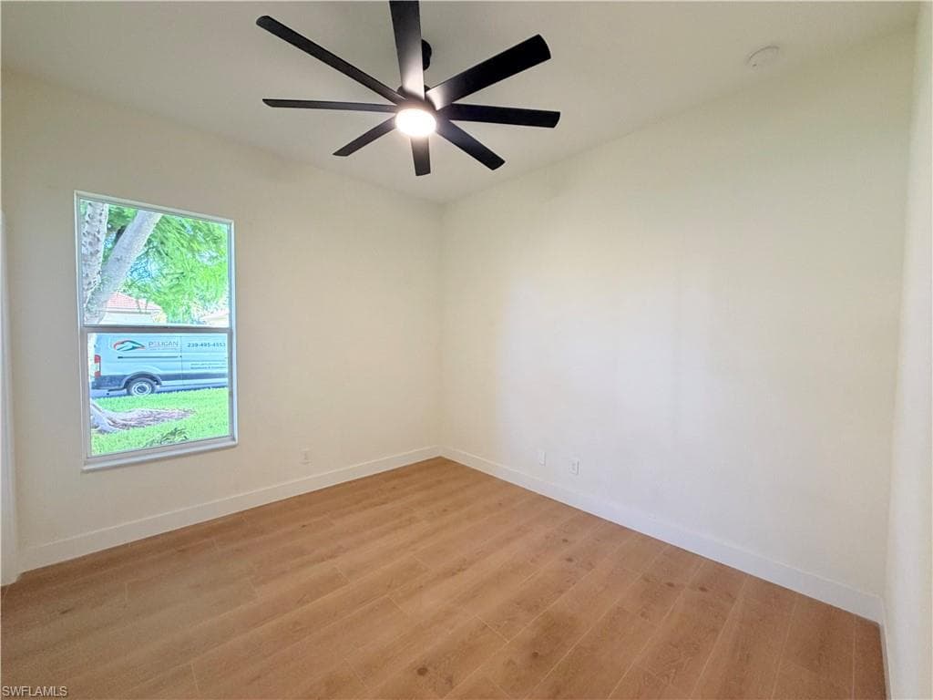 11001 Sea Tropic LN-8