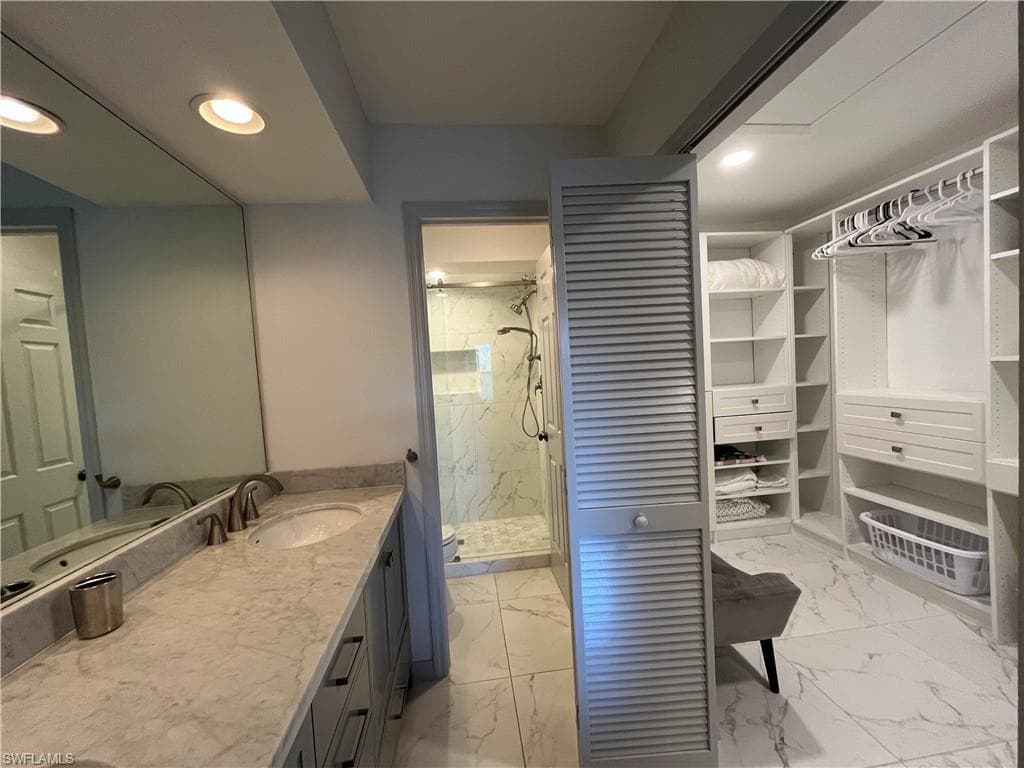 513 Lake Louise CIR 202-9