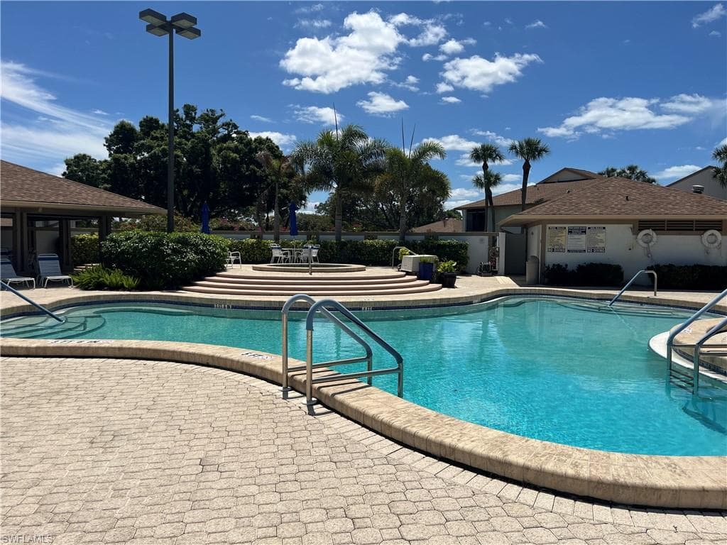 513 Lake Louise CIR 202-14
