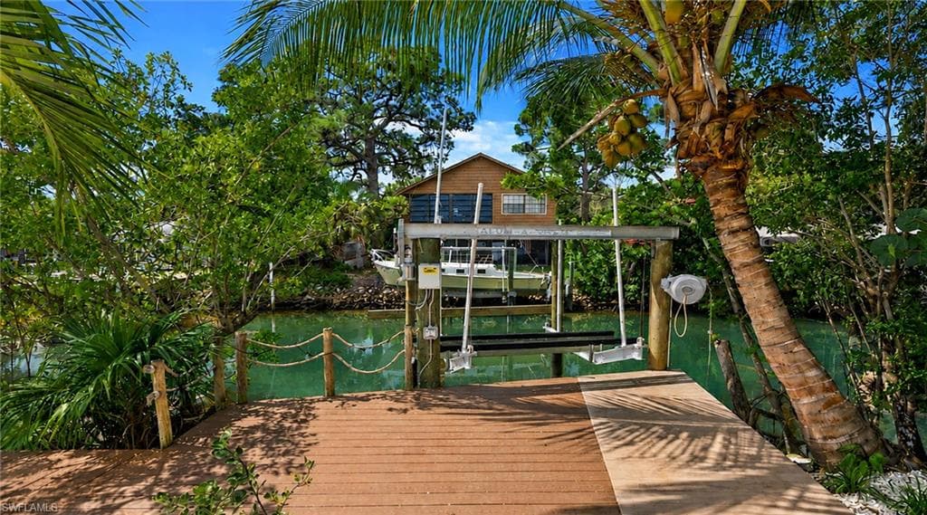 2736 Riverview DR-26