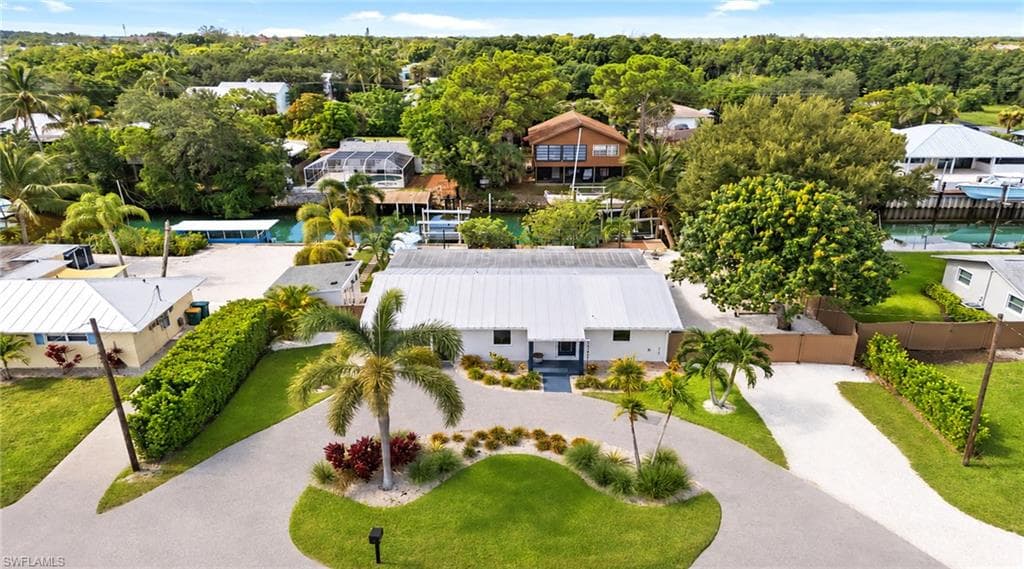 2736 Riverview DR-24
