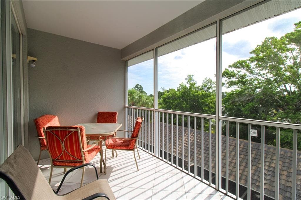 519 Roma CT 3-305-39
