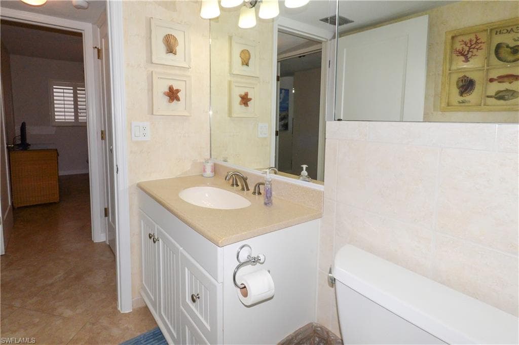 6400 Estero BLVD 603-28