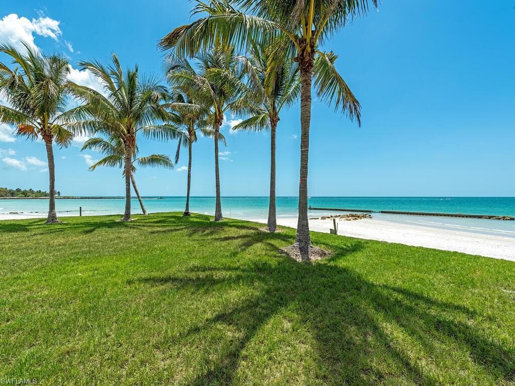 4550 GORDON DR-1