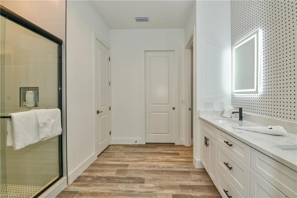 146 Miramar ST-9