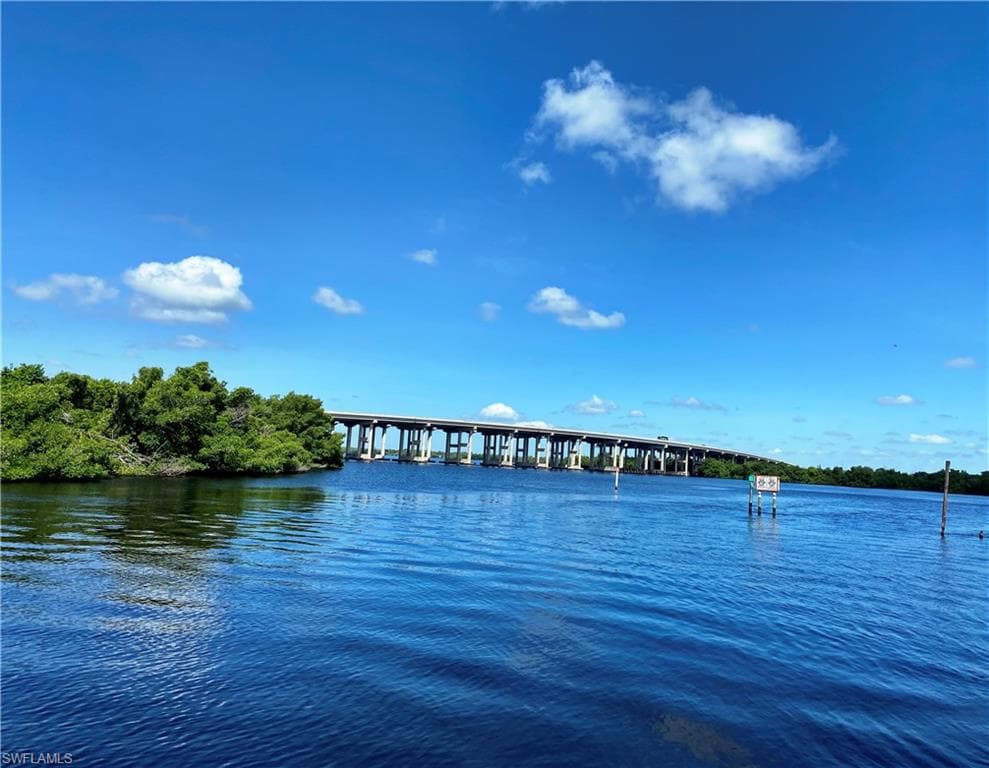 241 Tangerine DR-9