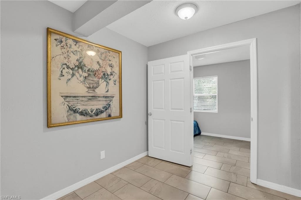 883 Coconut CIR E-13