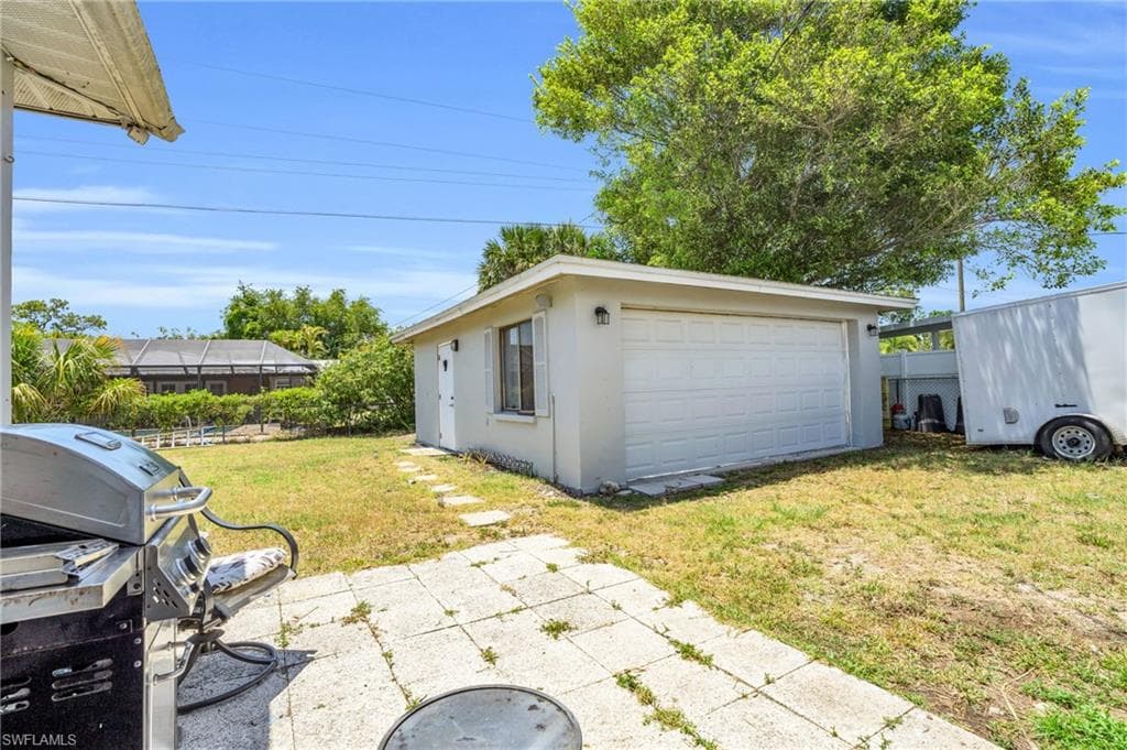 883 Coconut CIR E-30