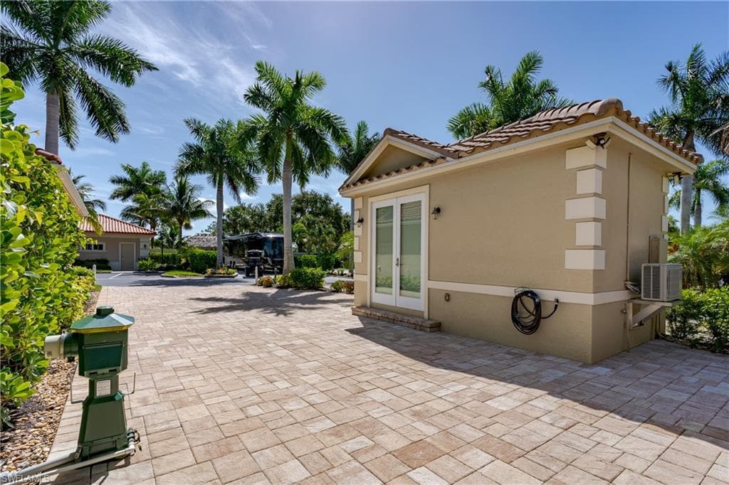 13596 Snook CIR-33