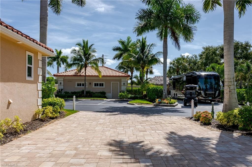 13596 Snook CIR-39