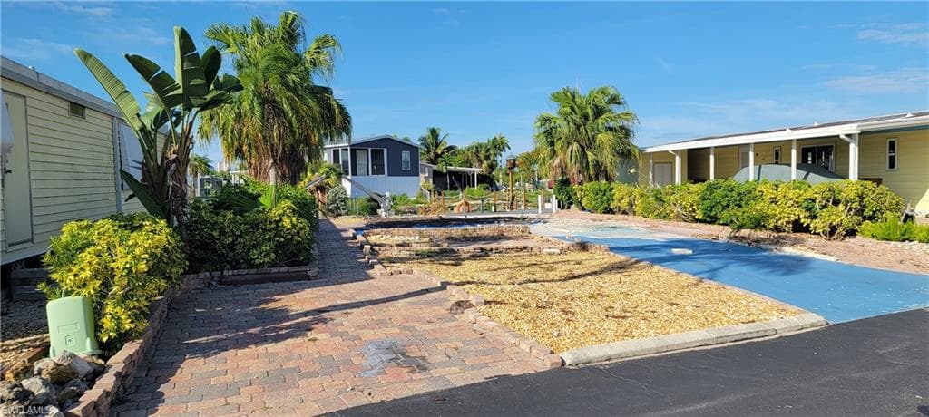 4693 Mai Kai LN-1