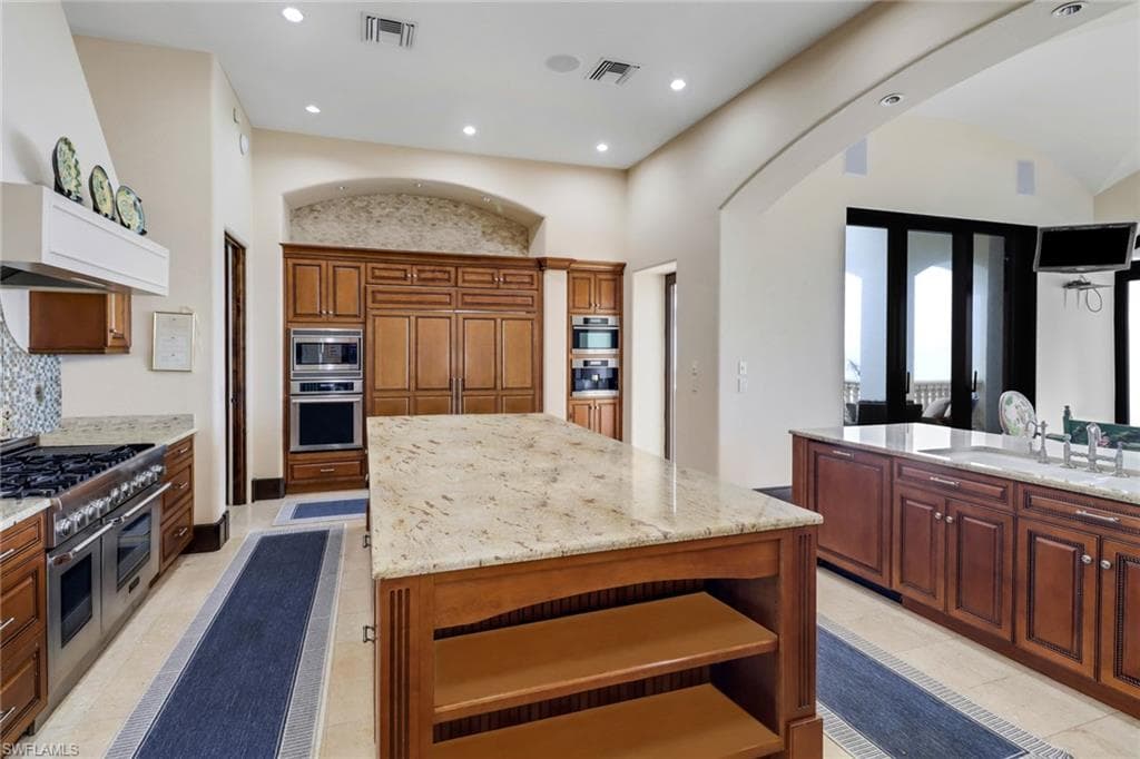 6111 Sanibel Captiva RD-18