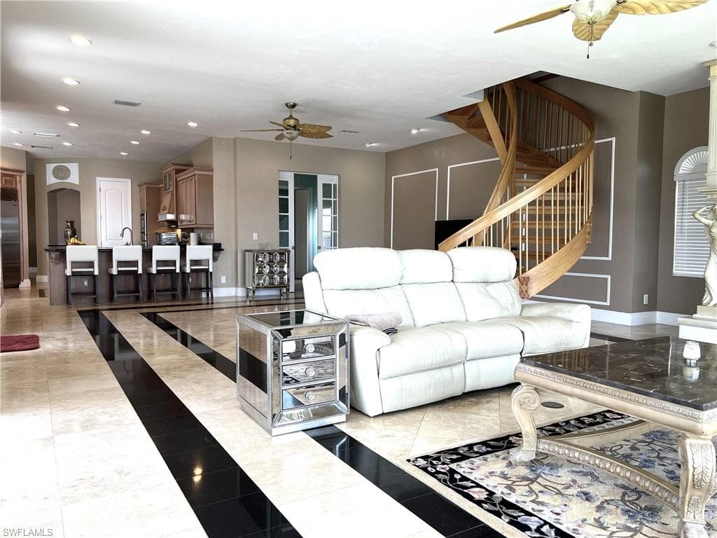5460 Harborage DR-27