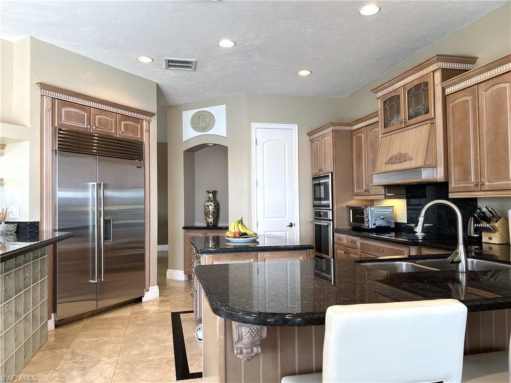 5460 Harborage DR-24