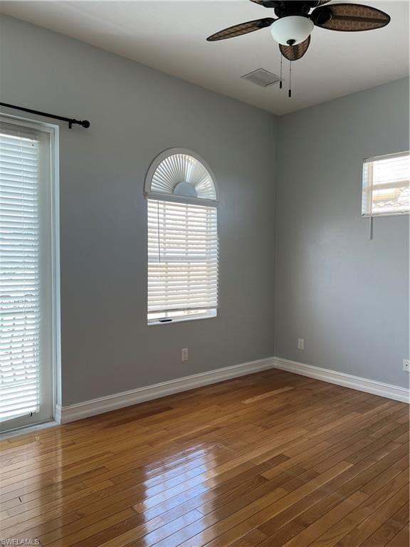 5460 Harborage DR-37