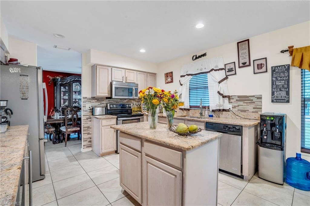 16525 Wellington Lakes CIR-14