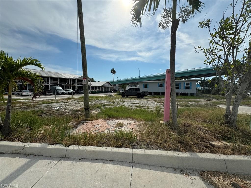 1041 3rd ST-2