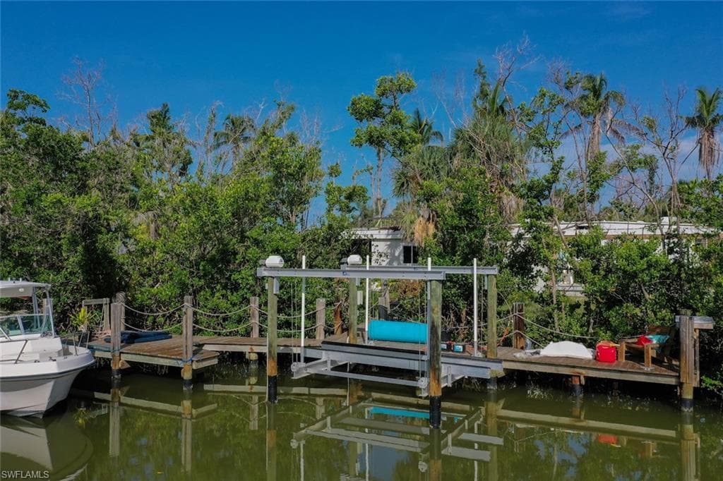 2490 Coconut DR-13